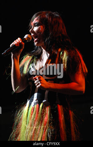 27 avril 2007, Indio, CA ; USA, Musicien BJORK il se produit dans le cadre de la Coachella 2007 Music and Arts Festival qui a eu lieu à l'Empire Polo Field situé dans la région de Indio. Les trois jours du festival attire plus de 60 000 fans par jour qui voyagent de partout dans le pays pour voir une variété d'artiste tha Banque D'Images