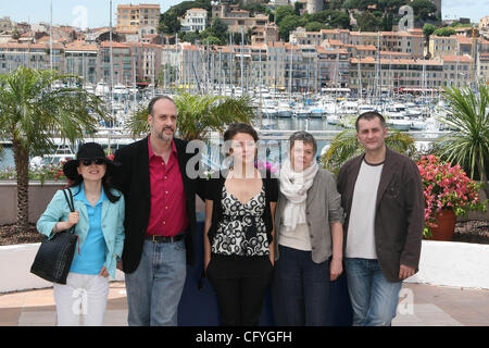 17 mai 2007 - Cannes, France - BIAN QIN, KENT JONES, JASMINE TRINCA, Pascale Ferran et Cristi Puiu à la photo appel à "Un Certain Regard" au 60e Festival de Cannes. (Crédit Image : © Andrea Raso/LaPresse/ZUMA Press) RESTRICTIONS : l'Amérique du Nord et du sud de l'homme SEULEMENT ! Banque D'Images