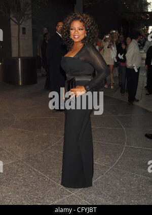 20 mai 2007 - New York, NY, USA - Oprah Winfrey quitter son hôtel à Manhattan. (Crédit Image : © Dan Herrick-KPA/Dan Herrick/ZUMA Press) Banque D'Images