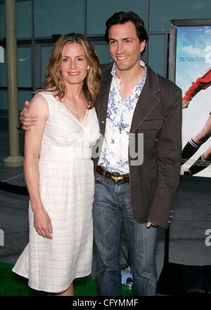 23 mai 2007 - Hollywood, Californie, USA - Actrice Elisabeth Shue et Frère Andrew SHUE au 'Gracie' Hollywood Premiere tenue à l'ArcLight Cinema. (Crédit Image : © Lisa O'Connor/ZUMA Press) Banque D'Images