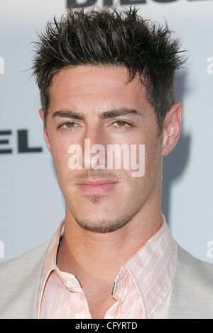 © 2007 Jerome Ware/Zuma Press Acteur Eric Balfour pendant les arrivées à l'ouverture de magasin Diesel sur Melrose Place à Los Angeles, CA. Le mercredi 30 mai 2007 Le magasin Diesel Los Angeles, CA Banque D'Images