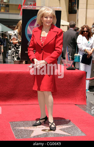 14 juin 2007 - Hollywood, Californie, USA - Newswoman Barbara Walters quand elle reçoit une étoile sur le Walk of Fame. (Crédit Image : © Lisa O'Connor/ZUMA Press) Banque D'Images