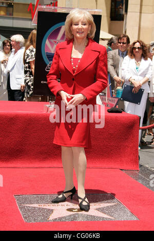 14 juin 2007 - Hollywood, Californie, USA - Newswoman Barbara Walters quand elle reçoit une étoile sur le Walk of Fame. (Crédit Image : © Lisa O'Connor/ZUMA Press) Banque D'Images