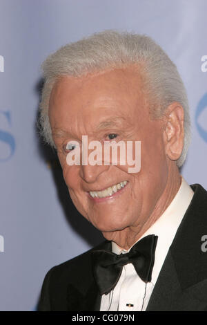 Jun 15, 2007 ; Hollywood, Californie, USA ; acteur BOB BARKER lors du 34e Gala des Prix Daytime Emmy au Kodak Theatre, à Hollywood. Crédit obligatoire : Photo par Paul Fenton/ZUMA Press. (©) Copyright 2007 by Paul Fenton Banque D'Images