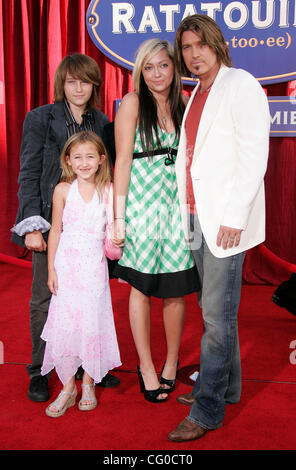 22 juin 2007 - Hollywood, CA, USA - BILLY RAY CYRUS & famille à la ratatouille "Hollywood" premiere tenue au Kodak Theatre. (Crédit Image : © Lisa O'Connor/ZUMA Press) Banque D'Images