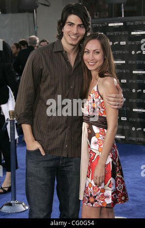 27 juin 2007 - Hollywood, CA, USA - l'Acteur Brandon Routh et épouse COURTNEY FORD à Hollywood la première de '' qui s'est tenue au Village de Mann Theatre. (Crédit Image : © Lisa O'Connor/ZUMA Press) Banque D'Images