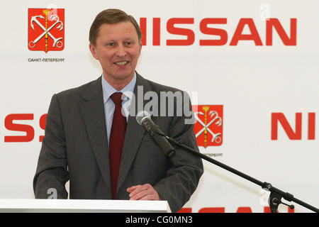 Le premier vice-Premier ministre Sergueï Ivanov à la cérémonie de la pose de la première pierre d'une future voiture Nissan usine à Saint-Pétersbourg. Banque D'Images