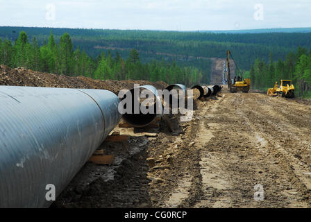 La construction d'un oléoduc Sibérie Orientale - Océan Pacifique.L'ambitieux est Siberia-Pacific Ocean oil pipeline, géré par l'opérateur du tuyau d'huile Transneft, est prévue à la pompe jusqu'à 1,6 millions de barils par jour de pétrole brut à partir de la Sibérie à l'Extrême-Orient russe, qui sera ensuite envoyé à la Chine et t Banque D'Images