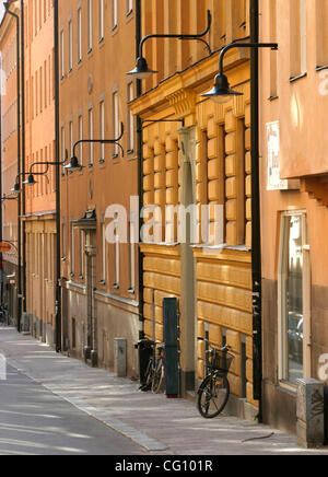 Jul 18, 2007 - Stockholm, Suède - Fin d'après-midi s'allume une rue de Stockholm. Stockholm est la capitale et la plus grande ville de Suède et, par conséquent, le site de l'gouvernement suédois et le Parlement ainsi que la résidence officielle du monarque suédois. Stockholm a été la politi Banque D'Images
