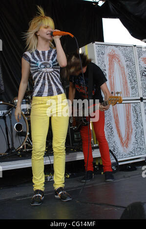 Jul 24, 2007 - Virginia Beach, VA, USA - Le Vans Warped Tour sur sa 13e année apporte à la PARAMORE Verizon Amphitheatre Virginia Beach. (Crédit Image : © Jeff Moore/ZUMA Press) Banque D'Images