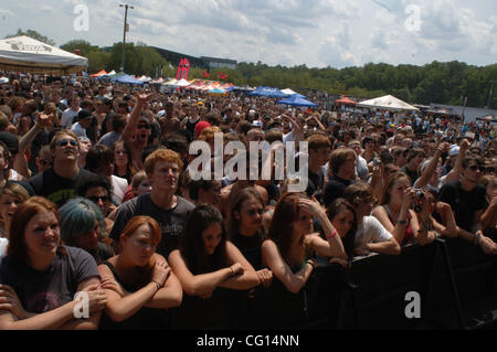 Jul 24, 2007 - Virginia Beach, VA, USA - Fans au Vans Warped Tour à l'Amphithéâtre Verizon Virginia Beach. (Crédit Image : © Jeff Moore/ZUMA Press) Banque D'Images