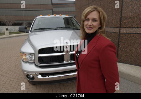 27 juil., 2007 - Auburn Hills, MI, USA - Roehm fut renvoyé de Wal-Mart en décembre au milieu d'allégations d'irrégularités. A countersued Roehm, prétendant execs Wal-Mart sont coupables de la même éthique violations dont il est accusé. Photo : JULIE ROEHM Directeur des communications marketing pour la Banque D'Images