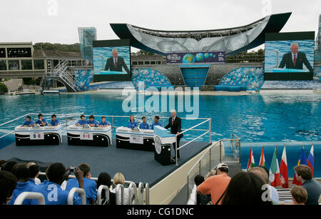 9 août 2007, San Diego, Californie, USA. La ronde finale de la National Geographic Géographie du monde se sont déroulés en Mer monde jeudi matin. Des trois équipes de l'investiture finale, le Mexique, le Canada et les États-Unis, le Mexique, un nouveau venu dans le concours, a émergé le Victor. Televisi Banque D'Images