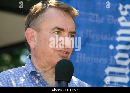 10 août 2007 - Des Moines, IA, USA - candidat républicain Tommy Thompson, ancien secrétaire de la Santé et des Services sociaux, des campagnes à la foire de l'état de l'Iowa. La foire de renommée internationale attire chaque année plus d'un million les amateurs de fun de partout dans le monde. Une tradition depuis 18 ans Banque D'Images