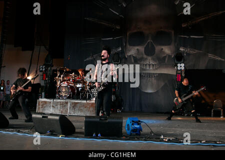 Static X effectuant à PNC Bank Arts Center au cours de 2007 sur l'Ozzfest Août 16,2007. Wayne Static - chant avec cheveux empilés Tony Campos - guitare Koichi Fukuda - Basse Banque D'Images