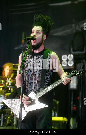 Static X effectuant à PNC Bank Arts Center au cours de 2007 sur l'Ozzfest Août 16,2007. Wayne Static - chant avec cheveux empilés Tony Campos - guitare Koichi Fukuda - Basse Banque D'Images