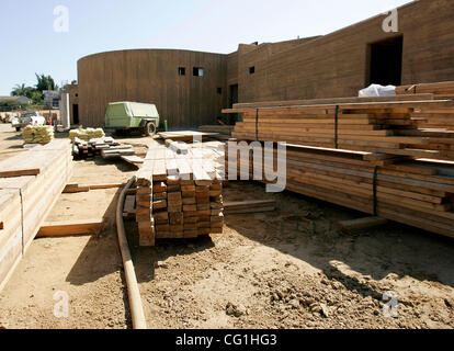 Jeudi, 16 août 2007, Encinitas, en Californie, États-Unis d' mise à jour sur la construction de la bibliothèque d'Encinitas. architecte est Manuel Oncina.  Crédit obligatoire : photo par Sean DuFrene/San Diego Union-Tribune/Zuma Press. Copyright 2007, San Diego Union-Tribune. Banque D'Images