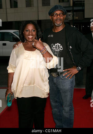 Aug 22, 2007 - Los Angeles, Californie, USA - l'acteur Samuel L. Jackson LaTANYA RICHARDSON et actrice au "Ressusciter le champ' Los Angeles Premiere tenue à l'Goldwynl Samuel Theatre. (Crédit Image : © Lisa O'Connor/ZUMA Press) Banque D'Images