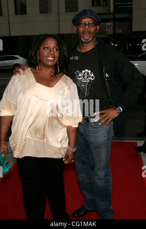 Aug 22, 2007 - Los Angeles, Californie, USA - l'acteur Samuel L. Jackson LaTANYA RICHARDSON et actrice au "Ressusciter le champ' Los Angeles Premiere tenue à l'Goldwynl Samuel Theatre. (Crédit Image : © Lisa O'Connor/ZUMA Press) Banque D'Images