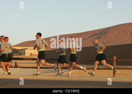 22 août 2007 - Fort Irwin, en Californie, USA - Fort Irwin et le Centre National d'entraînement (NTC) est un espace de formation pour les forces armées des États-Unis. Situé dans le désert de Mojave, dans le nord du comté de San Bernardino, en Californie, la base fait partie de l'installation des commandes de gestion (IMCOM). L'opp Banque D'Images