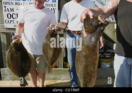 27 août 2007 - Parc d'état de Captree NY, New York, USA - retour des pêcheurs après une demi-journée de pêche sur la location bateau de partie (crédit Image : © Condyles Kirk/ZUMA Press) Banque D'Images