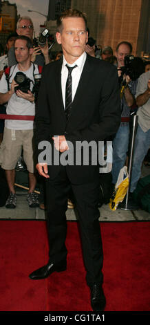 Aug 28, 2007 - New York, NY, USA - l'acteur Kevin Bacon à l'arrivée pour le New York premiere phrase de 'la mort' qui s'est tenue au Tribeca Cinemas. (Crédit Image : © Nancy/Kaszerman ZUMA Press) Banque D'Images