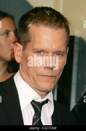 Aug 28, 2007 - New York, NY, USA - l'acteur Kevin Bacon à l'arrivée pour le New York premiere phrase de 'la mort' qui s'est tenue au Tribeca Cinemas. (Crédit Image : © Nancy/Kaszerman ZUMA Press) Banque D'Images