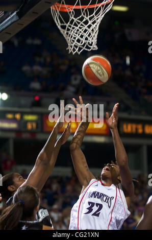 Sacramento Monarch Rebekkah Brunson sous le cerceau au cours de la seconde moitié contre les San Antonio Silver Star Jeudi, 23 août, 2007 dans la première des trois séries de jeux à l'Arco Arena. Les monarques gagner 86-65. Le Sacramento Bee / Carl Costas Banque D'Images