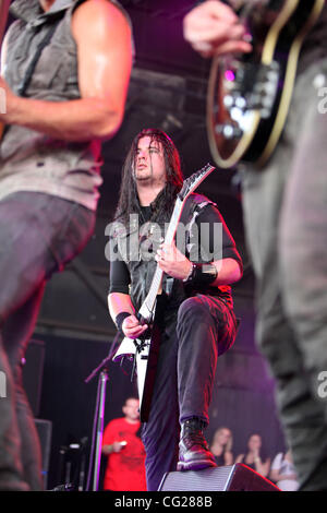 14 août 2011 - West Palm Beach, Floride, États-Unis - Trivium il se produit sur la scène du Rockstar Energy Drink Mayhem Festival, à l'Amphithéâtre Cruzan à West Palm Beach, en Floride. (Crédit Image : © Luis Blanco/ZUMApress.com) Southcreek/mondial Banque D'Images