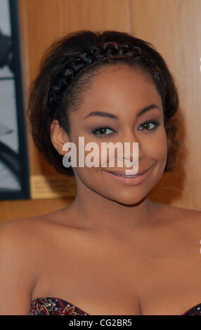 30 août 2011 - Los Angeles, Californie, États-Unis - Raven Symone.21st Annual NAACP Theatre Awards -arrivants tenue à la Directors Guild of America, Los Angeles, CA. Le 29 août - 2011.(Image Crédit : Â©/TLeopold ZUMAPRESS.com)/Photos Globe Banque D'Images