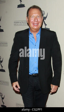 13 octobre 2011 - Los Angeles, Californie, États-Unis - Garry Shandling.L'Academy of Television Arts & Sciences Sociales présente ''Une soirée Hommage à Carl Reiner'''' tenue à la Leonard H. Goldenson Theatre, North Hollywood, CA. 13 octobre 2011.-(L'image Crédit : © TLeopold ZUMAPRESS.com)/Photos/Globe Banque D'Images