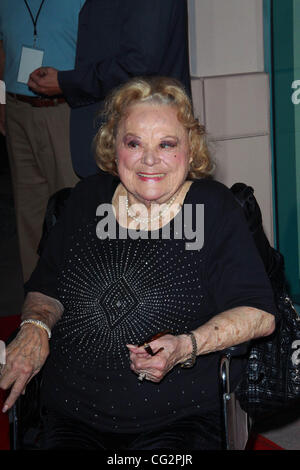 14 octobre 2011 - Los Angeles, Californie, États-Unis - Rose Marie .l'Academy of Television Arts & Sciences Sociales présente ''Une soirée Hommage à Carl Reiner'''' tenue à la Leonard H. Goldenson Theatre, North Hollywood, CA. 13 octobre 2011.-(L'image Crédit : © TLeopold ZUMAPRESS.com)/Photos/Globe Banque D'Images