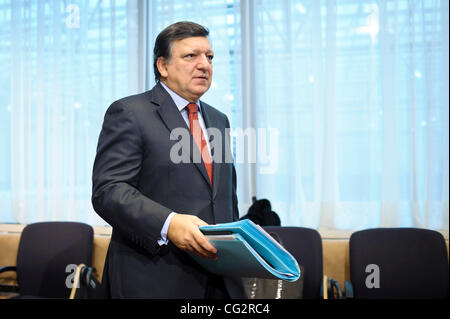 17 octobre, 2011 - Bruxelles, BXL, Belgique - Le Président de la Commission européenne, le portugais, José Manuel Barroso, arrive pour le Sommet Social Tripartite pour la croissance et l'emploi en avant d'un sommet du Conseil européen au siège du Conseil européen à Bruxelles, Belgique le 2011-10-17 par Wiktor Banque D'Images