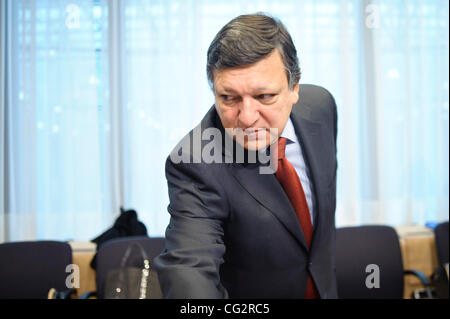 17 octobre, 2011 - Bruxelles, BXL, Belgique - Le Président de la Commission européenne, le portugais, José Manuel Barroso, arrive pour le Sommet Social Tripartite pour la croissance et l'emploi en avant d'un sommet du Conseil européen au siège du Conseil européen à Bruxelles, Belgique le 2011-10-17 par Wiktor Banque D'Images