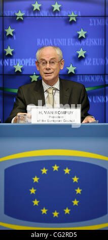 17 octobre, 2011 - Bruxelles, BXL, Belgique - Président du Conseil européen Herman Van Rompuy lors d'une conférence de presse sur le sommet social tripartite au siège du Conseil européen à Bruxelles, Belgique le 2011-10-17 Le sommet social discutera avec les partenaires sociaux comment optimiser Banque D'Images