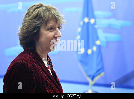 23 octobre, 2011 - Bruxelles, BXL, Belgique - Catherine Ashton, Haute Représentante de l'Union pour les Affaires étrangères et la politique de sécurité, Vice-président de la Commission arrive avant un Conseil européen au Bâtiment Justus Lipsius, siège de l'UE à Bruxelles, Belgique le 2011-10-23 Europe visent Banque D'Images