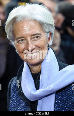 26 octobre 2011 - Bruxelles, BXL, Belgique - Directeur général du FMI Christine Lagarde arrive avant un Conseil européen au Bâtiment Justus Lipsius, siège de l'UE à Bruxelles, Belgique le 2011-10-26 La Commission européenne a appelé les dirigeants de la zone euro de fournir une "réponse à" crédible Banque D'Images