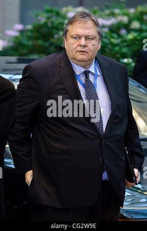 26 octobre 2011 - Bruxelles, BXL, Belgique - Le ministre grec des Finances, Evangelos Venizelos arrive avant un Conseil européen au Bâtiment Justus Lipsius, siège de l'UE à Bruxelles, Belgique le 2011-10-26 La Commission européenne a appelé les dirigeants de la zone euro de fournir une "réponse de l'crédibles Banque D'Images