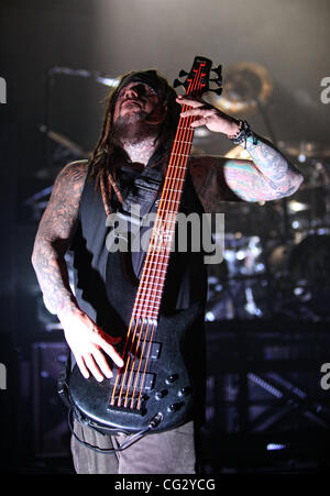 9 novembre 2011 - Miami Beach, Floride, États-Unis - Korn Bassiste Reginald Arvizu effectue sur scène au Fillmore à Miami Beach, Floride. (Crédit Image : © Luis Blanco/Southcreek/ZUMApress.com) Banque D'Images