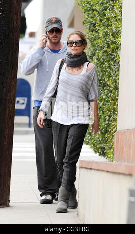 Eric Dane et Rebecca Gayheart dehors et au sujet du magasinage pour baignoires à West Hollywood Los Angeles, Californie - 06.01.11 Banque D'Images