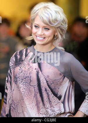 Kimberly Wyatt lance 'Garder du vrai : beauté naturelle avec 18 ans