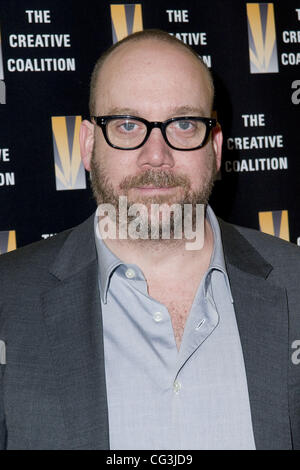 Paul Giamatti lors d'une preview de "Barney's version" de l'Initiative Creative Coalition Spotlight Dépistage - Série : New York, USA - 10.01.11 Banque D'Images