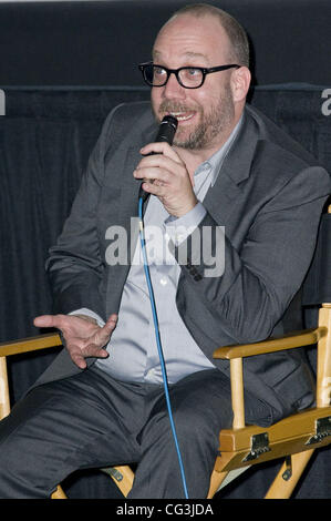 Paul Giamatti lors d'une preview de "Barney's version" de l'Initiative Creative Coalition Spotlight Dépistage - Série : New York, USA - 10.01.11 Banque D'Images