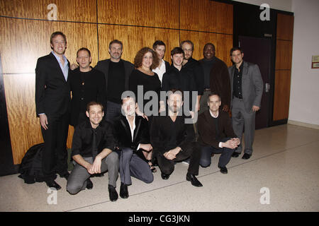 Chris Fenwick, Michael John LaChiusa, Marc Kudisch, Mary Testa, Andrew Samonsky, Bobby Steggert, Alexander Gemignani, Chuck Cooper, Steven Pasquale, Tchad Kimball, Max von Essen, Malcolm Gets et Jack Cummings III Transport Group's 'Une soirée avec Michael Banque D'Images