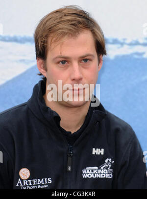 Guy Disney marcher avec les blessés dévoile une expédition record du monde par les militaires blessés à trek sans aide à la pôle nord géographique Londres, Angleterre - 12.01.11 Obligatoire Crédit : Zak Hussein/WENN.com Banque D'Images