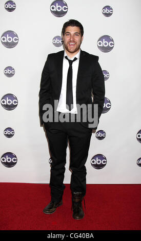 Adam Pally le Disney ABC Television Group's Hiver 2011 TCA Press Tour Party à l'hôtel Langham Huntington, Pasadena, Californie - 10.01.11 Banque D'Images