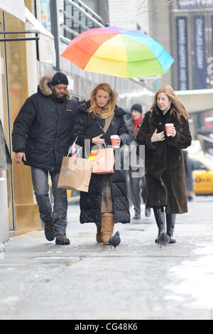 Blake Lively sur le tournage de Gossip Girl à Manhattan. La ville de New York, USA - 12.07.11 Banque D'Images