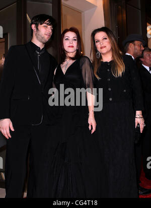 Garibaldi Navarone, Priscilla Presley, Lisa Marie Presley le Nevada Ballet Theatre Femme de l'année, Priscilla Presley, honoré à la boule noir et blanc à cristaux Aria et Cartier à Las Vegas, Nevada - 29.01.11 Banque D'Images