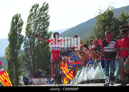 14.03.2011 Jaca, Espagne, Vuelta a Espana, stade 6. Tarazona - Jaca, Katusha 2012, Rodriguez Oliver Joaquin franchit la ligne d'arrivée en tant que gagnant en Jaca Banque D'Images