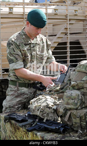 23 août 2012. Brigade mécanisée qui sont déployés en Afghanistan cet automne dans le cadre de l'opération HERRICK 17. L'Helmand Task Force, comme ils seront connus pour la durée de leur visite, est un groupe de travail conjoint mené par la 4e Brigade mécanisée. Ministre de la Défense l'équipement, le soutien et la technologie, Peter Luff et commandant de brigade, le Brigadier Bob Bruce où présents. Le dernier kit est sur le show. Des représentants de l'ensemble du régiment UK inclus : Ecosse - 1 Bataillon du Scot Guards (basé à Catterick) Basses terres d'Écosse - 1 SCOTS (basée à Edimbourg) West Midlands et Nottingham - Queens Royal L Banque D'Images